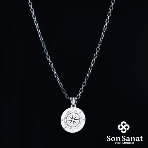 image_1950-1185.webp Küçük Pusula 925 Ayar Gümüş Madalyon Kolye