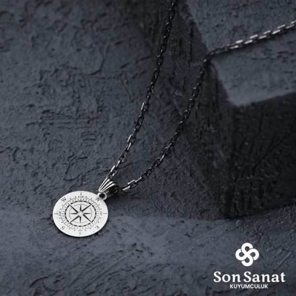 Pusula Gümüş Madalyon Kolye