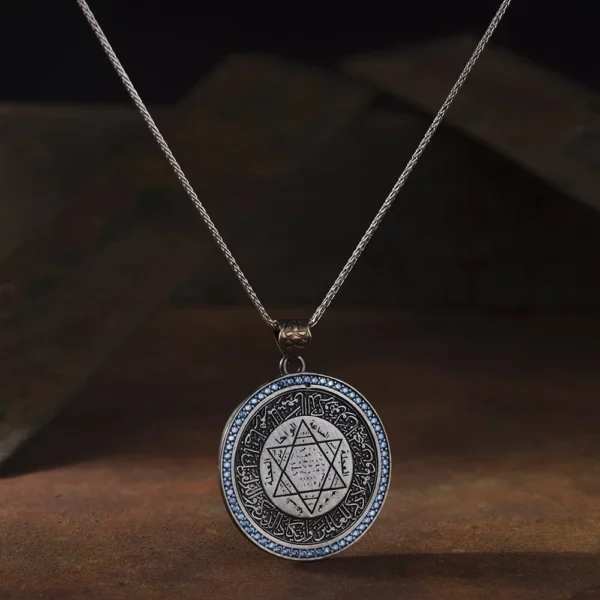 Mavi Topaz Taşlı Madalyon Kolye