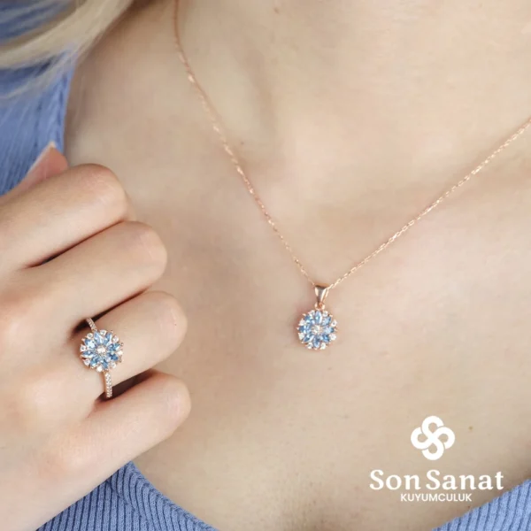 Mavi Çiçek Modeli Kadın Set