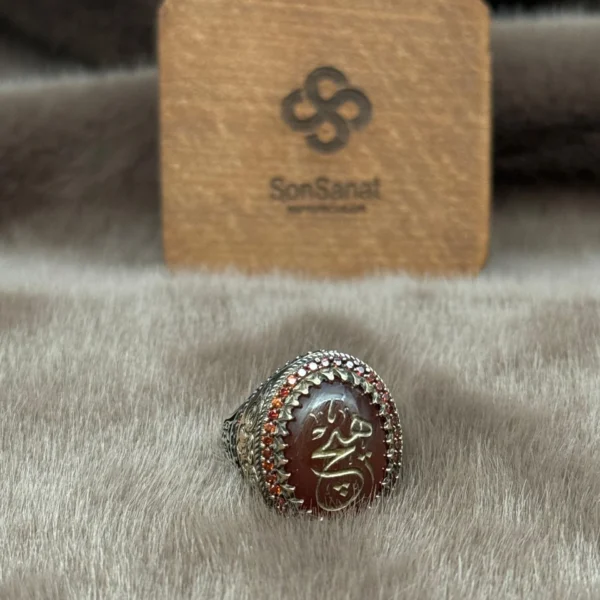 Oval Kırmızı Akik Taş Üzerine ( HİÇ ) sembolü İşlenmiş 925 Ayar Gümüş Erkek Yüzüğü