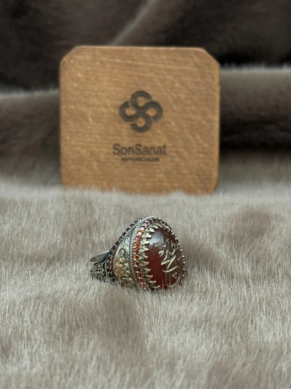 image_1950-1593.webp Oval Kırmızı Akik Taş Üzerine ( HİÇ ) sembolü İşlenmiş 925 Ayar Gümüş Erkek Yüzüğü