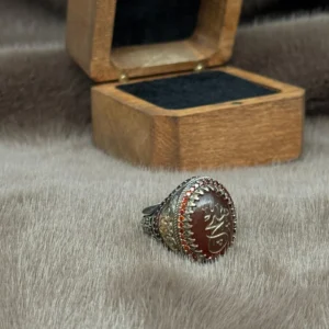 Oval Kırmızı Akik Taş Üzerine ( HİÇ ) sembolü İşlenmiş 925 Ayar Gümüş Erkek Yüzüğü