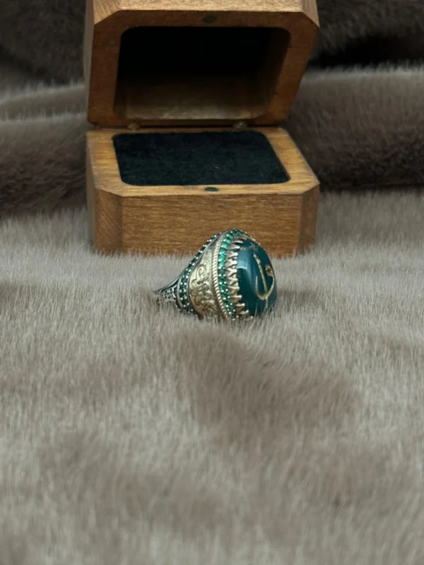 Oval Yeşil Akik Üzerine Elifvav İşlemeli 925 Ayar Gümüş Erkek Yüzüğü