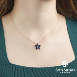 Safir Kamelya Çiçeği Kolye