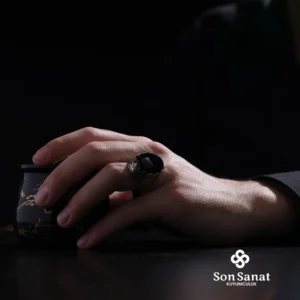 Saltanat Gravür Oniks Erkek Yüzük
