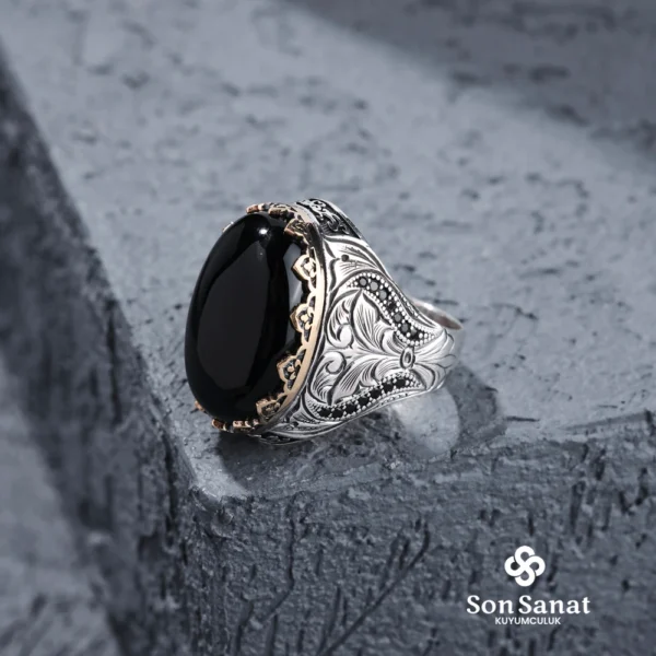 Saltanat Gravür Oniks Erkek Yüzük
