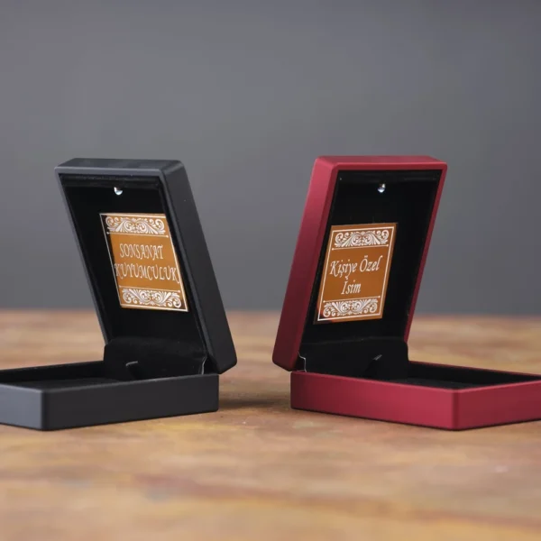 Siyah Işıklı Kolye Kutusu