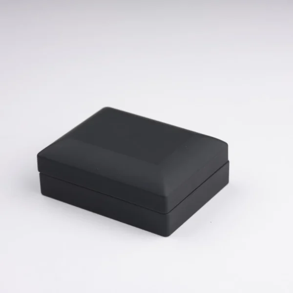 Siyah Işıklı Kolye Kutusu