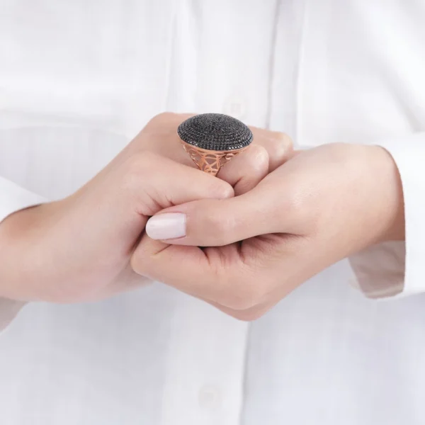 Siyah Oniks Taşlı Yuvarlak Kadın Yüzük Modelimiz