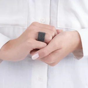 Siyah Onix Taşlı Sıralı Su Yolu Kadın Yüzük Modelimiz