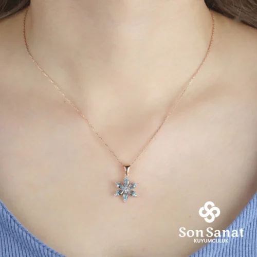 Swarovski Kadın Kolye