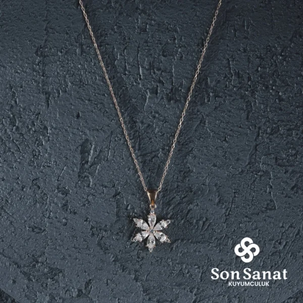 Swarovski Papatya Kolye