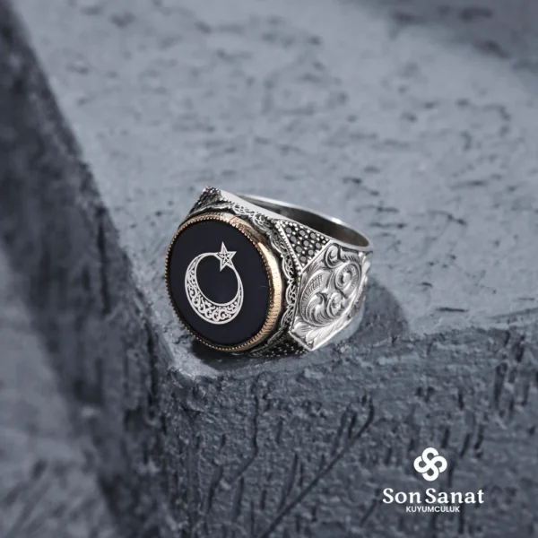 image_1950-194.webp Ayyıldız Gravür Modeli Gümüş Erkek Yüzük Modeli