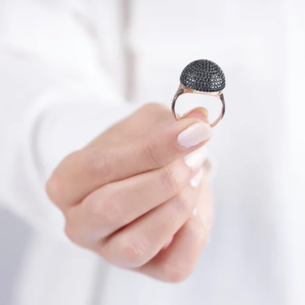 image_1950-1954.webp TOP Siyah Zirkon Kadın Yüzük Modeli