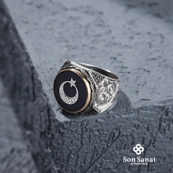 image_1950-201.webp Ayyıldız Gravür Modeli Gümüş Erkek Yüzük Modeli