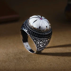 image_1950-2224.webp Yuvarlak Sanat Gravür 925 Ayar Erkek Yüzük