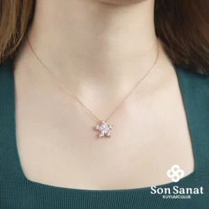 Zirkon Kamelya Çiçeği Kadın Kolye