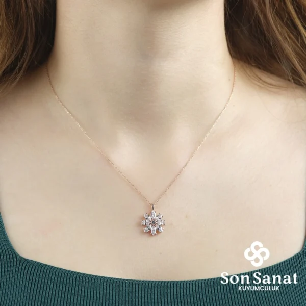 Zirkon Çiçek Kolye
