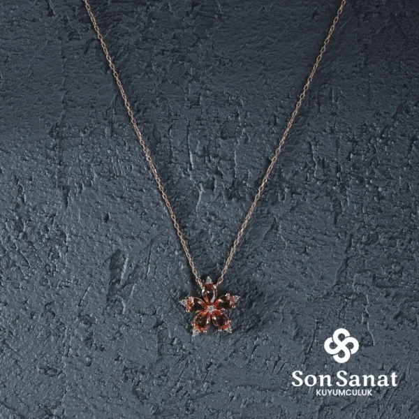 Zultanit Kamelya Çiçeği Kadın Kolye