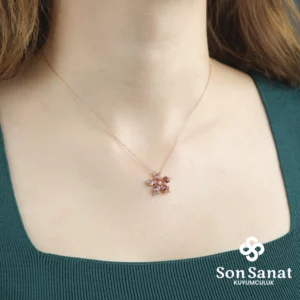 Zultanit Kamelya Çiçeği Kadın Kolye