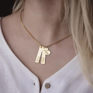 Üçlü İsimli Kolye