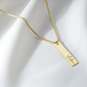 Üçlü İsimli Kolye