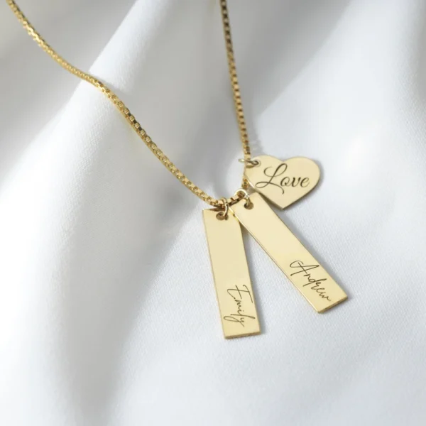 Üçlü İsimli Kolye