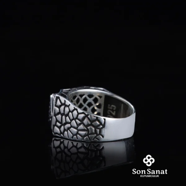 image_1950-2500.webp İtalik Cam Kırığı Harf