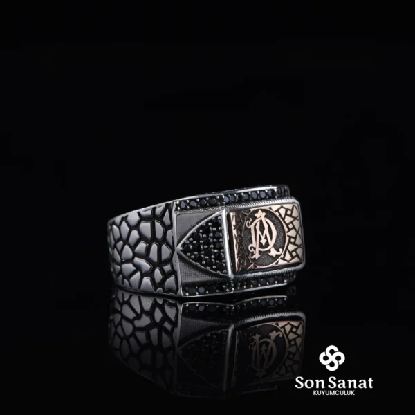 image_1950-2501.webp İtalik Cam Kırığı Harf