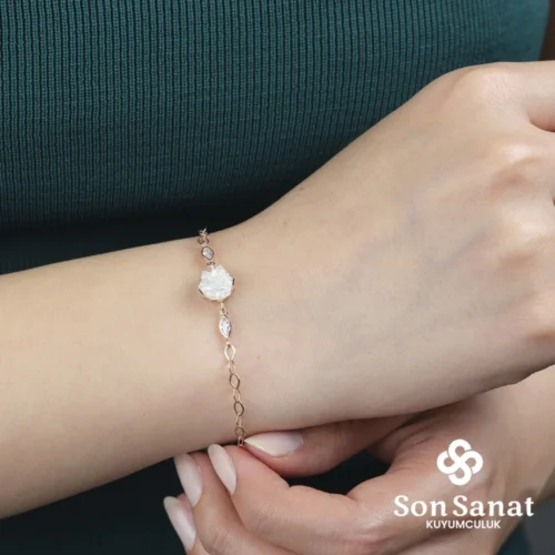 Beyaz Lotus Çiçeği Bileklik