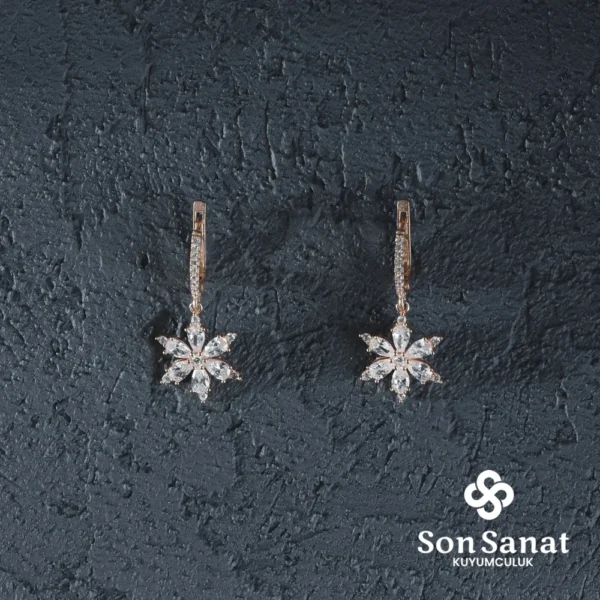 Beyaz Swaroski Küpe