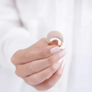 Beyaz Zirkon Taşlı Sıralı Su Yolu Kadın Yüzük Modelimiz