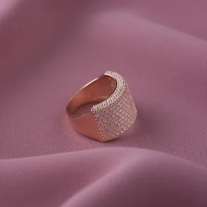 Beyaz Zirkon Taşlı Sıralı Su Yolu Kadın Yüzük Modelimiz