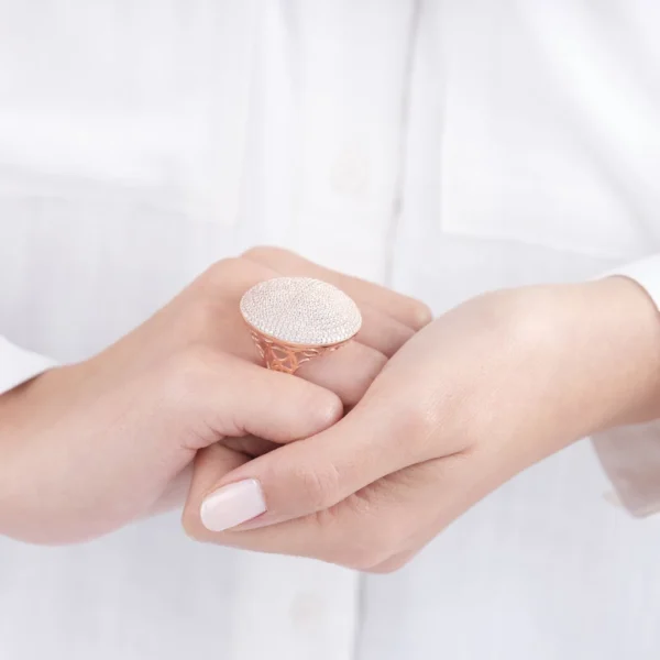 Beyaz Zirkon Taşlı Yuvarlak Kadın Yüzük Modelimiz