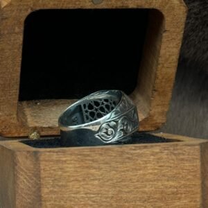 Kare Sekizgen Model Üzerine İşlenmiş 925 Ayar Kişiye Özel İsim ve Harfli Gümüş Erkek Yüzüğü