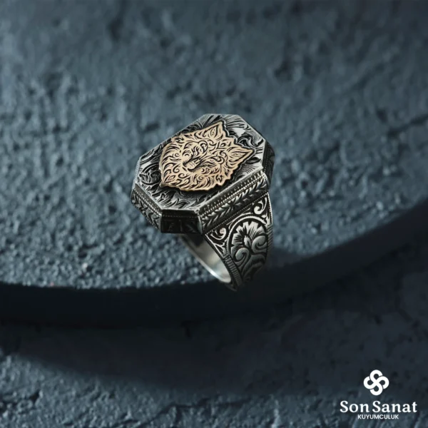 image_1950-33.webp 925 Ayar Gümüş Gravür Bozkurt Yüzük