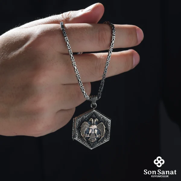image_1950-54.webp 925 Ayar Kartal Kapaklı Altıgen Gümüş Madalyon Kolye