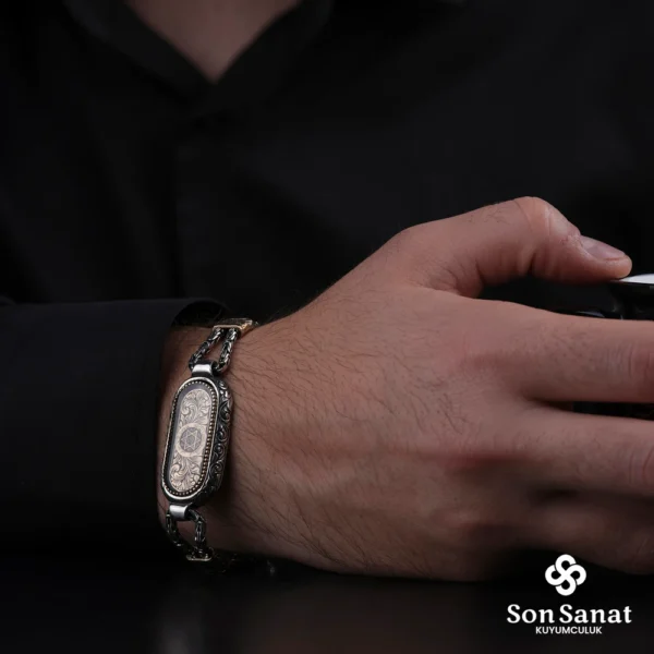 image_1950-635.webp Gravür Oval Kral Zincirli Süleyman Mührü 925 Ayar Gümüş Bileklik