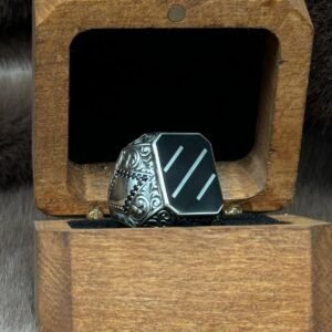 Üzerine Yargı Modelli ve Mine Kaplı 925 Ayar Gümüş Erkek Yüzüğü