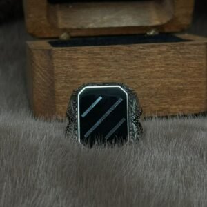 Üzerine Yargı Modelli ve Mine Kaplı 925 Ayar Gümüş Erkek Yüzüğü