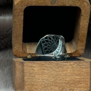 Üzerine Yargı Modelli ve Mine Kaplı 925 Ayar Gümüş Erkek Yüzüğü