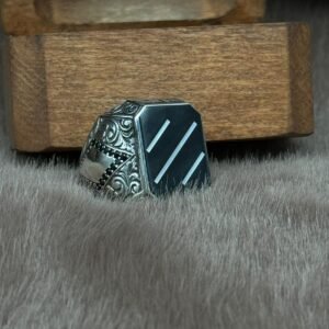 Üzerine Yargı Modelli ve Mine Kaplı 925 Ayar Gümüş Erkek Yüzüğü