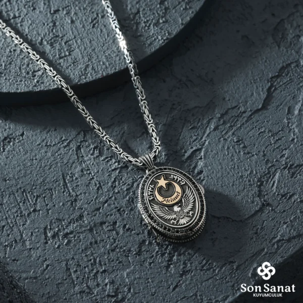 image_1950-80.webp 925 Ayar Oval Kapaklı Kurt Gümüş Madalyon Kolye