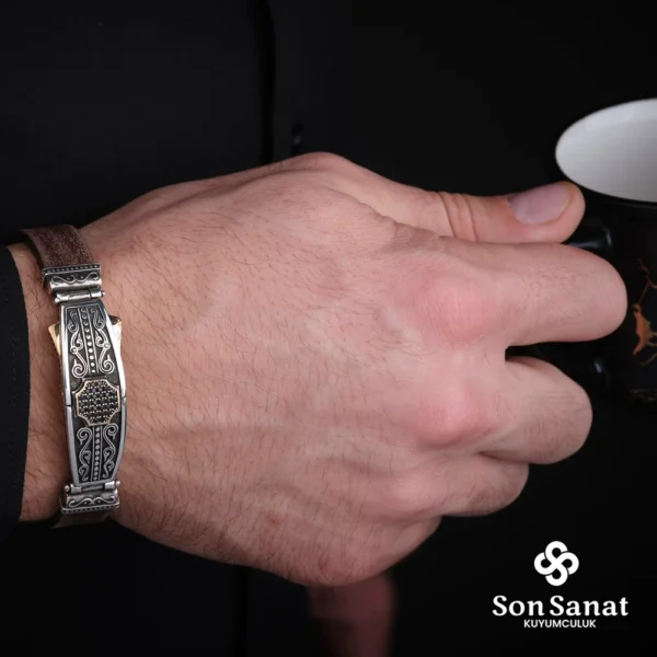 image_1950-822.webp Kahverengi Deri Şövalye Bileklik Modeli