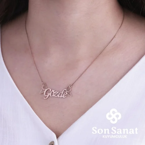 Kanatlı İsimli Kolye