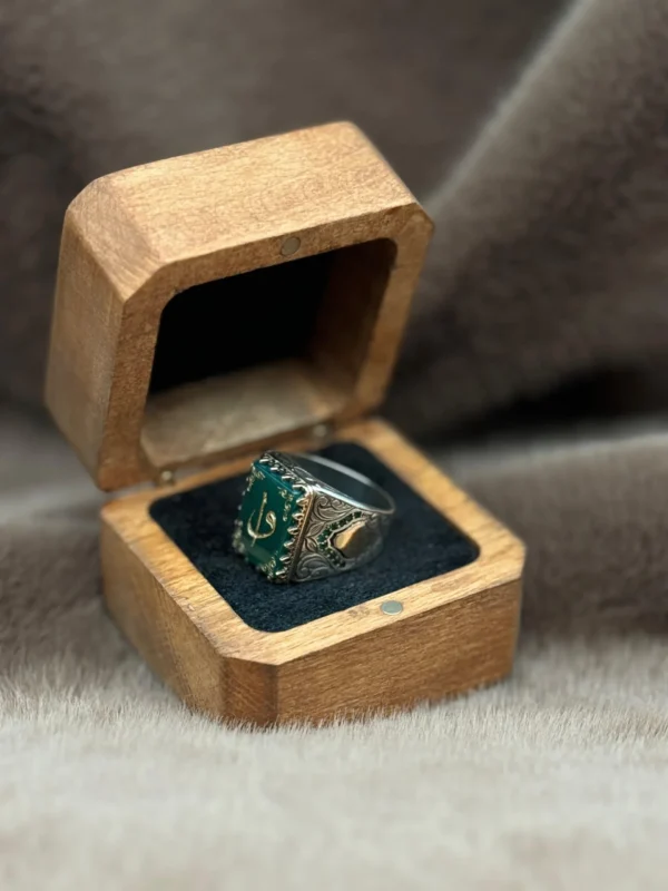 Kare Yeşil Akik Üzerine İşlenmiş Elifvav Sembolü 925 Ayar Gümüş Erkek Yüzüğü
