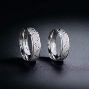 Üçgen Desenli Gümüş Çift Alyans